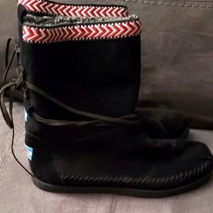 TOMS Nepal suede boots